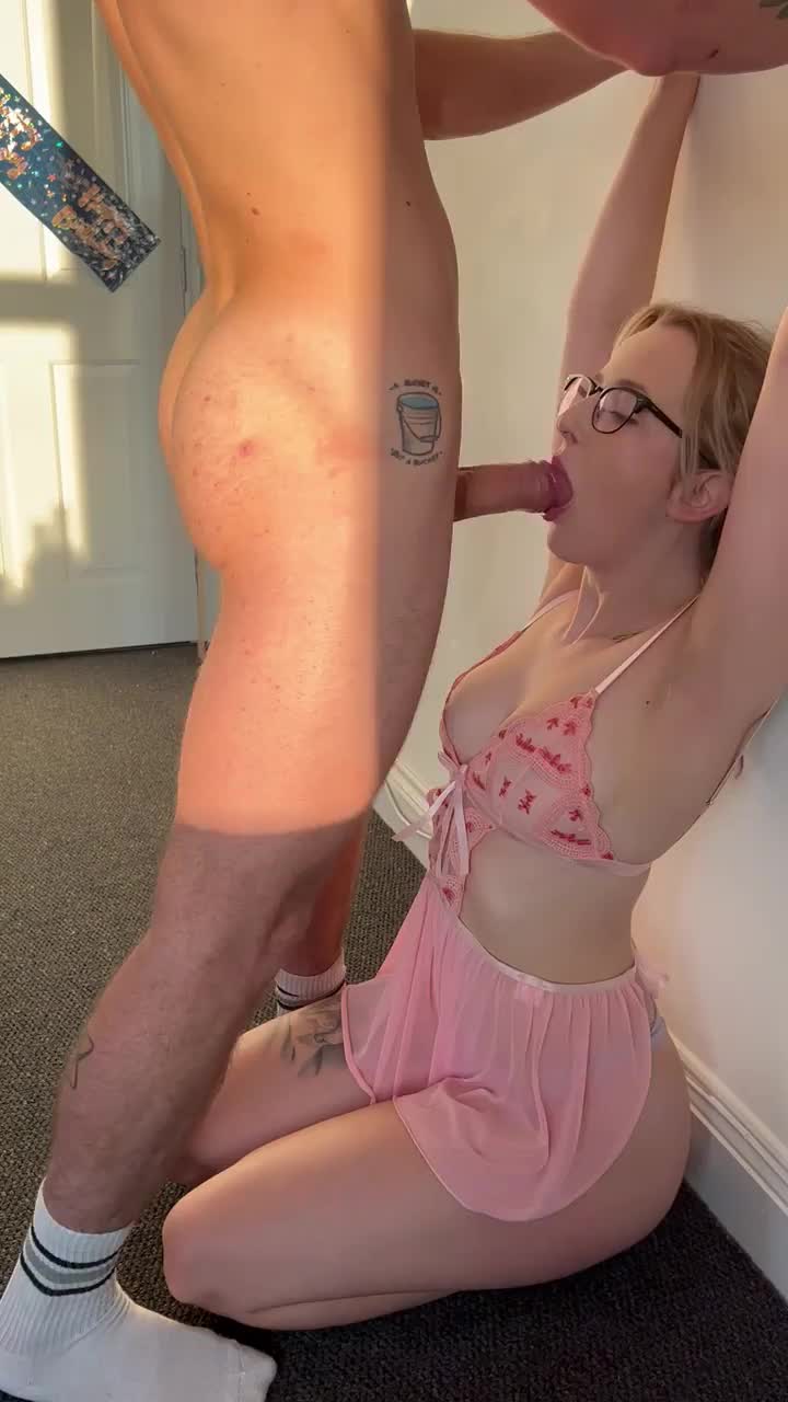 I am a great fuck toy. Try me out : video clip