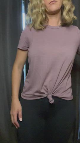 MILF Teacher Miss Lynn’s boobs bounce so well : video clip