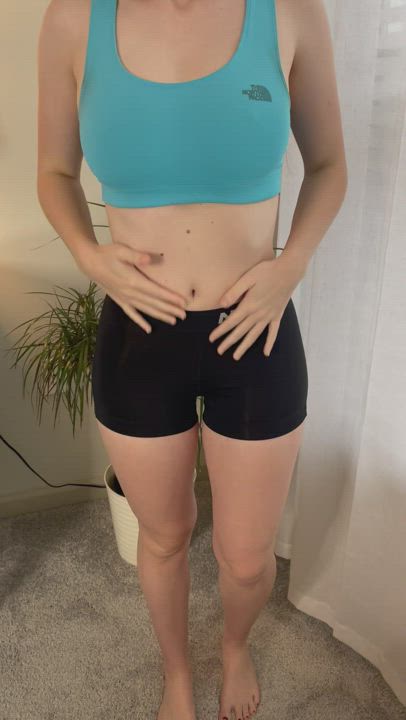 I work too hard on my body not to show it off : video clip