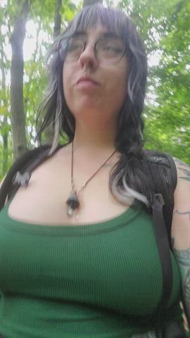 I never wear bras when I exercise : video clip
