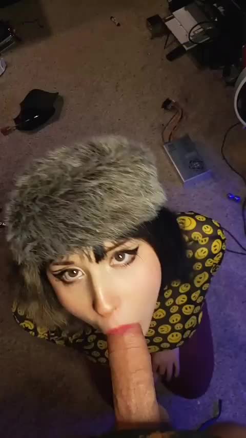 It’s so sticky ☺️ : video clip