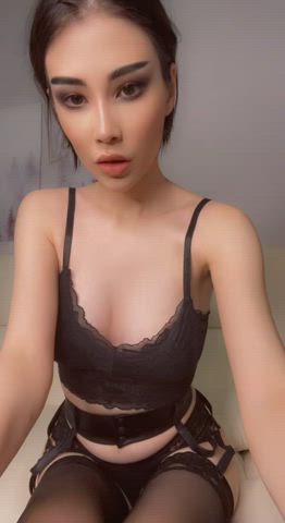 Do guys actually find small 18 yrs old boobs attractive? : video clip