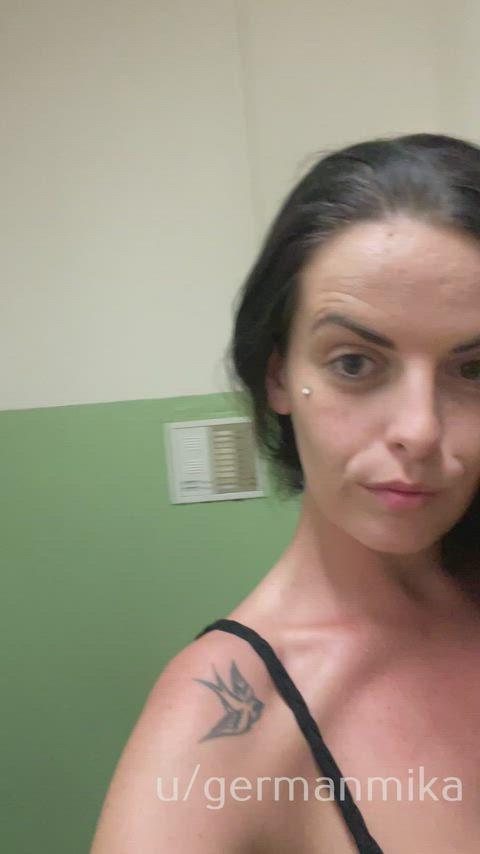 My dress may be quite deceiving : video clip