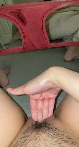playing my hairy wet pussy : video clip