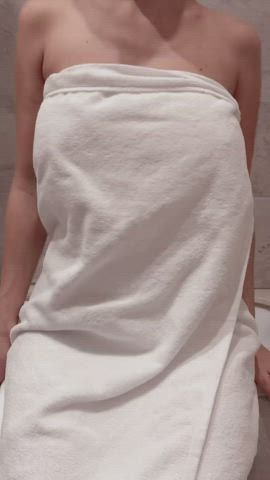 All natural ginger, all natural boobs : video clip