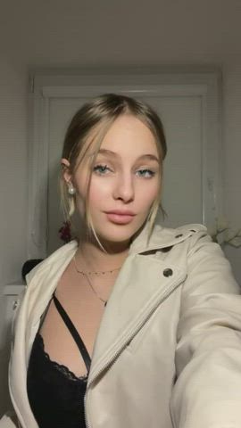 any older guy who likes my body? : video clip