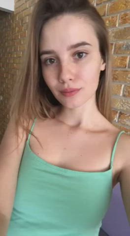 I love crushing them so much : video clip