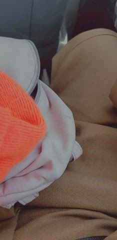22f playing with my pussy in the back of the work truck! Do you think they noticed? : video clip
