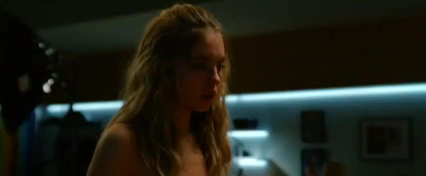 Sydney Sweeney riding in the voyeurs : video clip