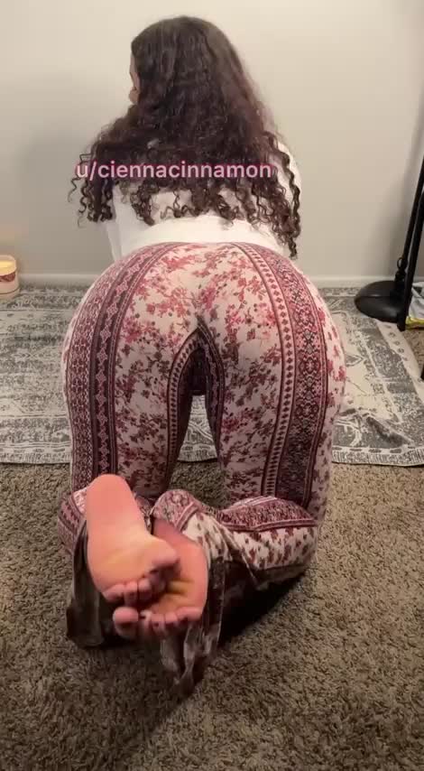 My ass moves more like a liquid than a solid : video clip