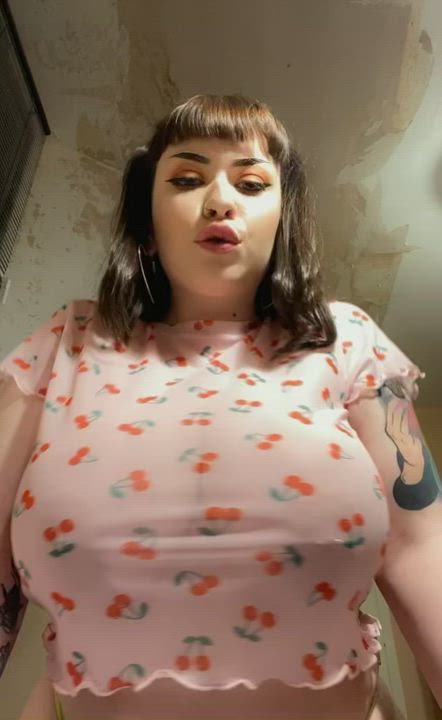 First time posting on here, what do you think? : video clip