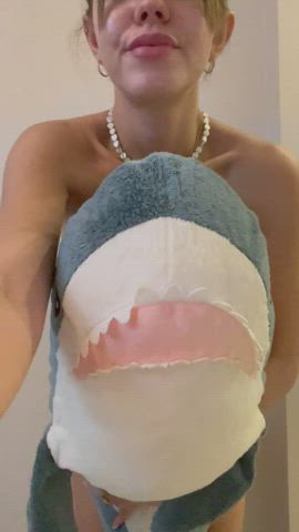 Daddy, your little girl is waiting for you : video clip