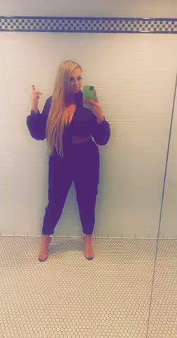 Curves in all the right places💕 : video clip