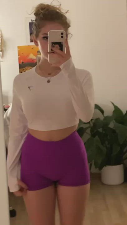 Be honest would you masturbate to my nudes if I ever sent you some🥴 : video clip