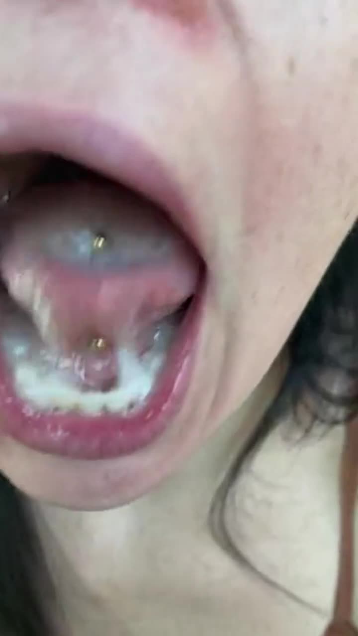 I sacrificed half my lunch so you could see how slutty my tongue looks : video clip