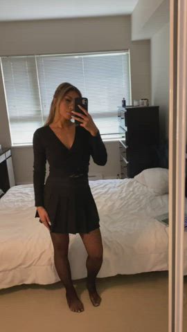 Do you prefer the outfit before our date, or after : video clip