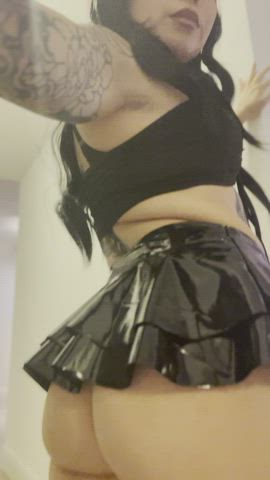 im a submissive cumslut with a bubble butt : video clip