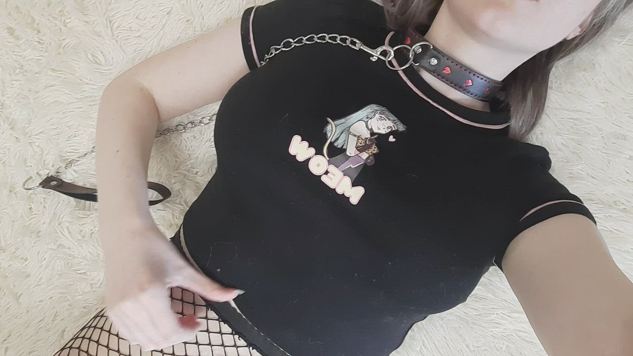 I need someone to play with my nipples : video clip