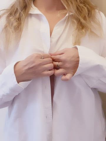 My tit bounce better in your shirt : video clip