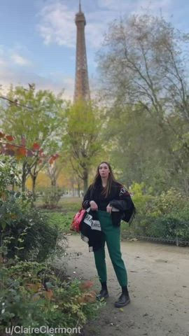 Tits out for the biggest tower [gif] : video clip