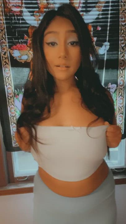 do you like my big juicy tits? ☺️ : video clip