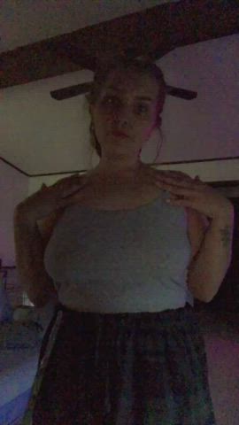 A slut waiting for cum : video clip