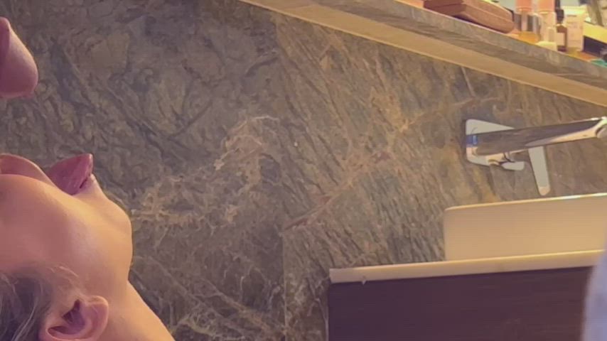 Bathtime mouthfuls 🤤 : video clip