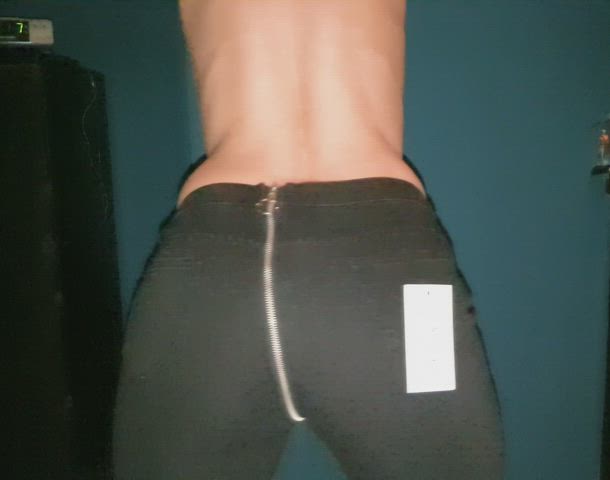 Unzip me and spread my ass : video clip