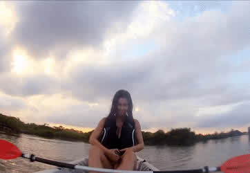 Getting Her Big Tits Out : video clip