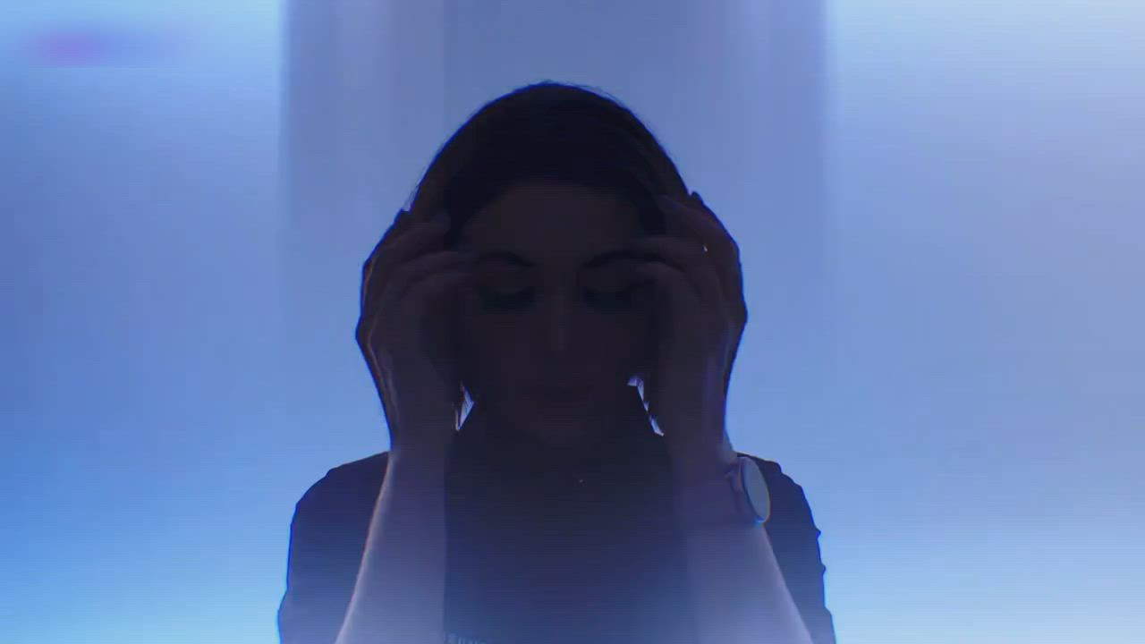 Samsung's New Assistant Loves Anal : video clip