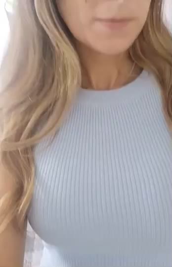 Would you lick my nerdy teen pussy before getting inside me? : video clip