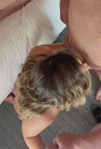 [MFM] hubby waiting his turn while I suck his friend! : video clip