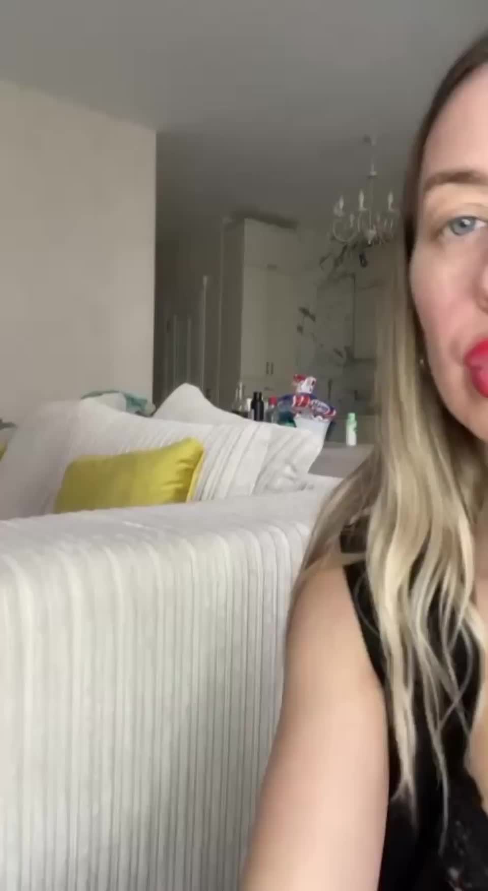 Does milf pussy turn you on : video clip