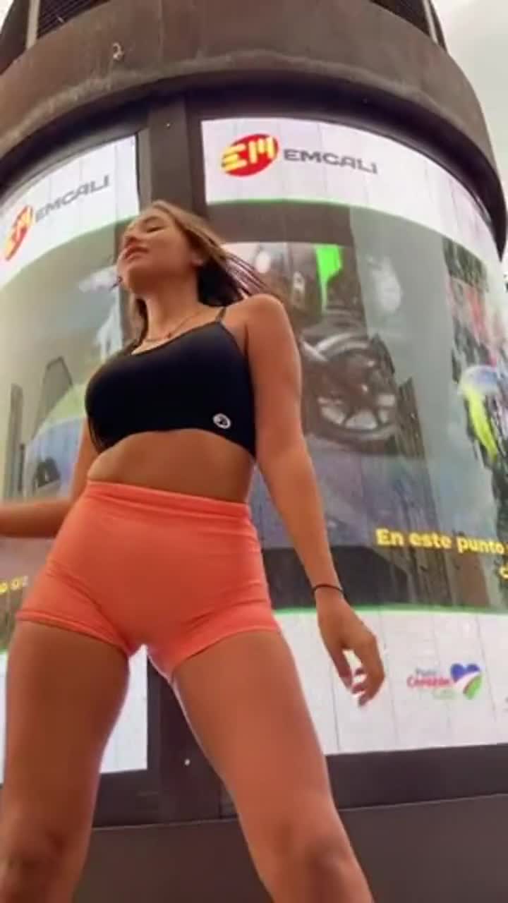 This is how Shakira's song is danced [ Spamdex ] : video clip