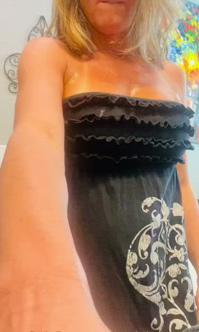 Mommy loves to have your cream on her tits. 39yo w 3 kids : video clip