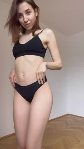 Do u guys, want to have a girl like me : video clip