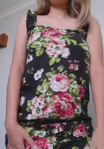 Do you want to pull my dress down? [OC] : video clip