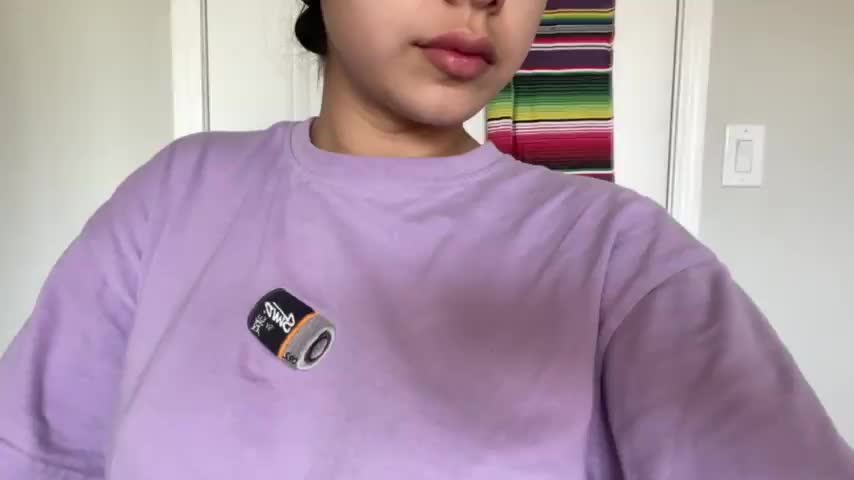 I hate wearing bras : video clip