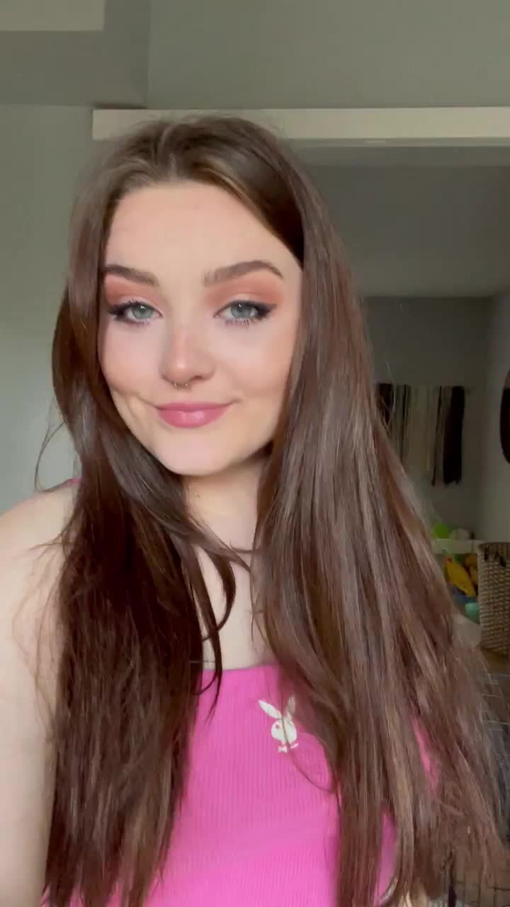 Are these tits worth jerking off to? 😉 : video clip
