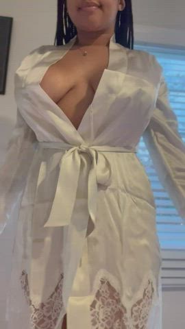 I love men who love curvy women : video clip