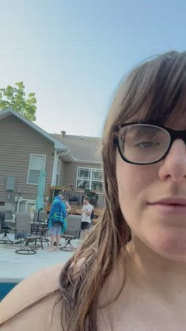 Public flashing by the pool🥰 : video clip