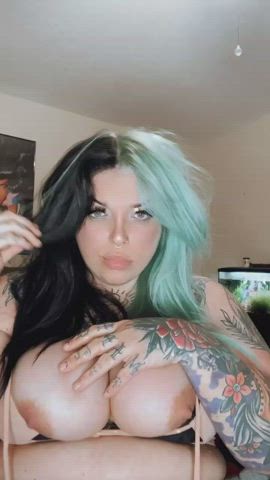 Was thinking of changing the green to something else. Any suggestions? : video clip