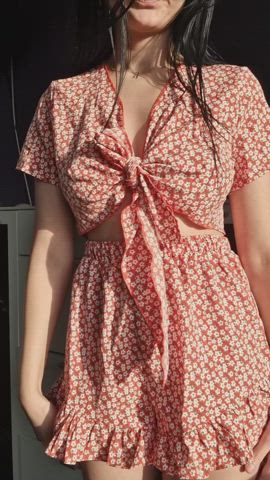 My cute outfit is very deceiving : video clip