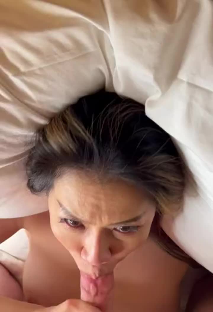 I love sucking big cocks 😳 : video clip