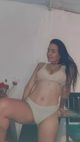 Does my teen body please you? : video clip