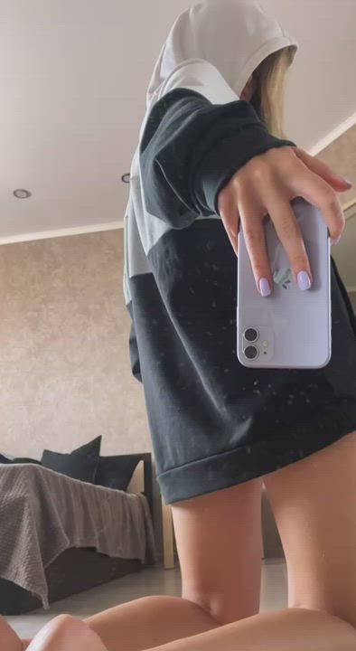 This is my first time bare my pussy here, do you like it?20yo : video clip