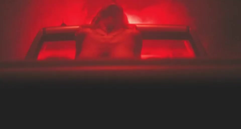 Sydney Sweeney riding cowgirl with her big natural tits out : video clip