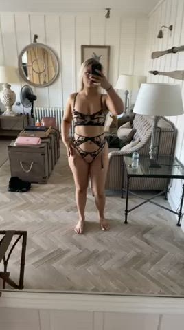 Do you like slim thick teens? : video clip
