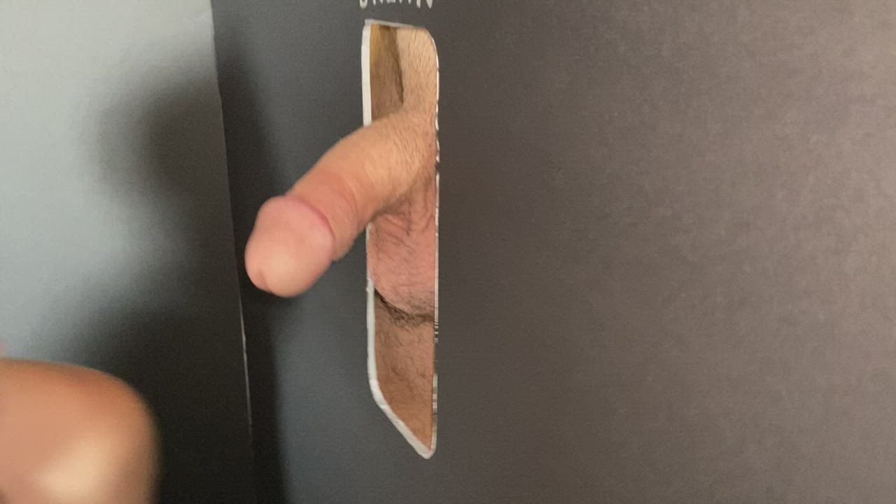 8/28 Fan Hotel Gloryhole Blowjob #1 Pt 1. : video clip
