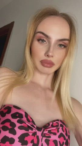 Please, smash my tits ughhhhh : video clip